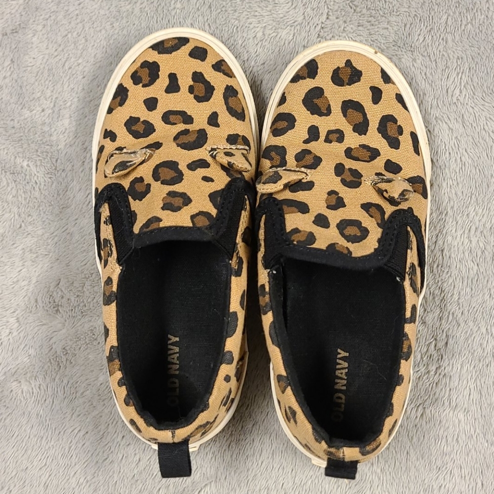 Leopard slip ons